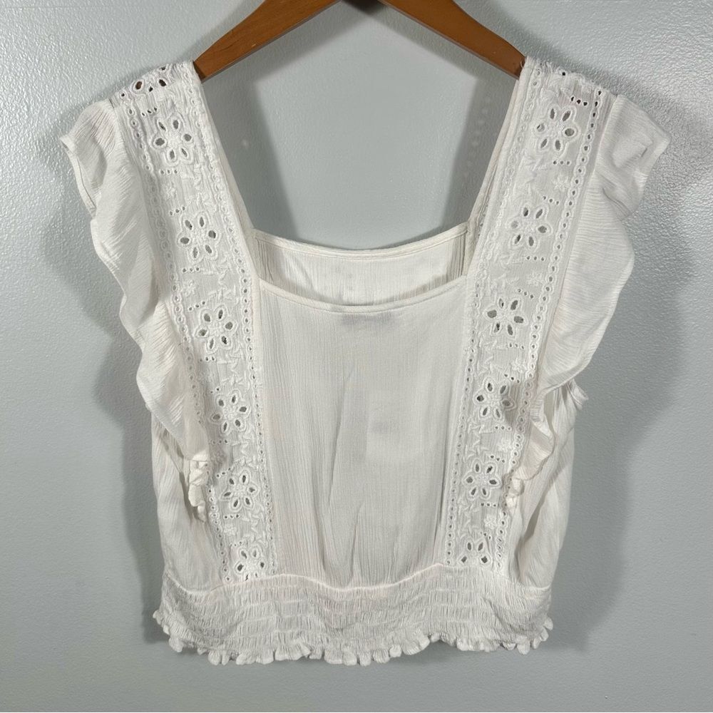 American Eagle Outfitters White Ruffled Flutter Sleeve Blouse NWT Size Medium - Picture 2 of 14